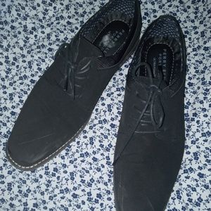Men's dress shoes